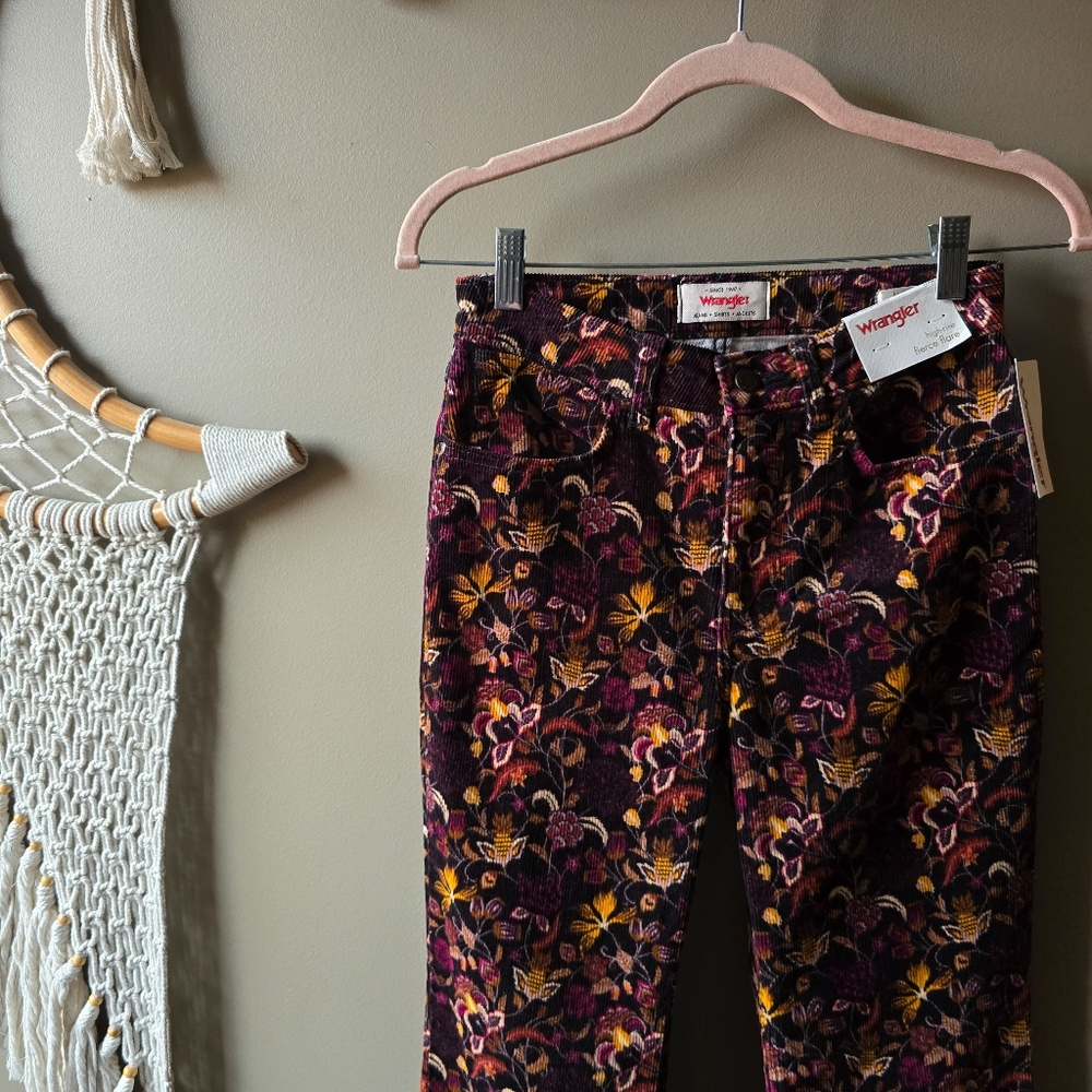Wrangler High-Rise Fierce Flare Floral Printed Corduroy Jeans Nwt - Picture 3 of 8